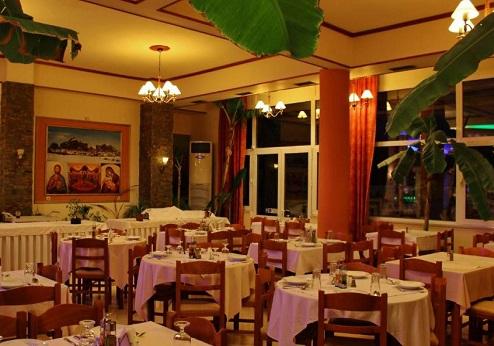 Hotel Kosta Famissi, restaurant/ontbijtzaal