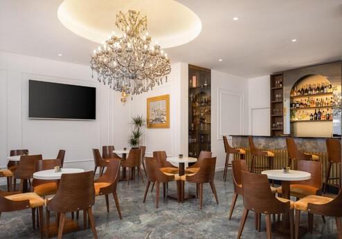 Hotel Corner, bar