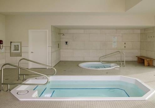 Balcomo, A Ramada by Wyndham, jacuzzi