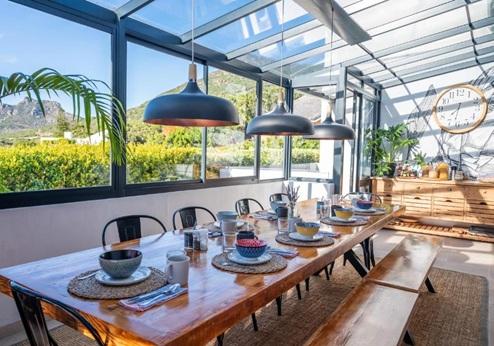 Hout & About Guesthouse, ontbijtruimte