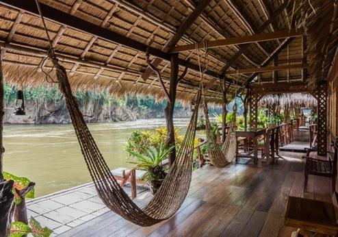 River Kwai Jungle Rafts, buiten