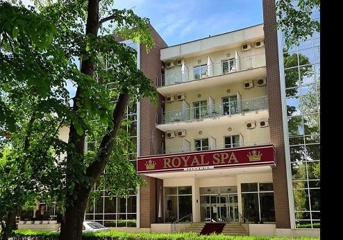 Hotel Royal Spa, facade
