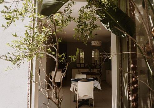Caza Beach Guest House, ontbijtruimte