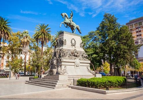 LOI Flats, Plaza General San Martín