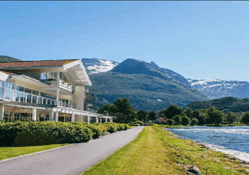 Hotel Loenfjord, omgeving