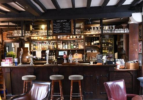 Noel Arms Hotel, bar