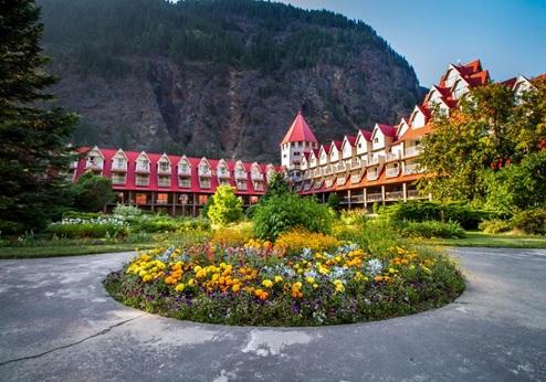 Three Valley Lake Chateau, exterieur
