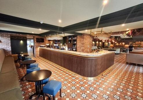 Adamson Hotel, bar