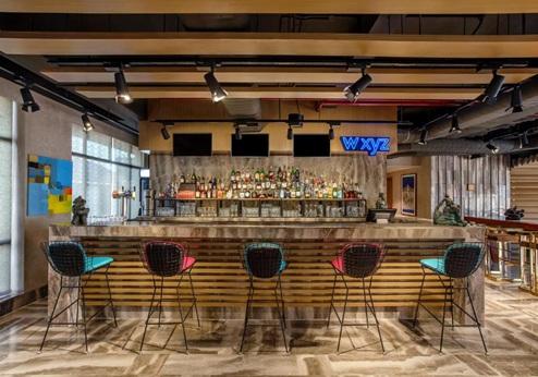  Aloft Hotel, bar