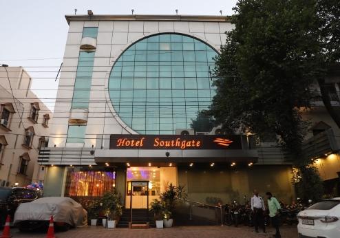 South Gate Delhi, exterieur