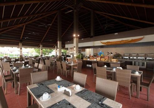 Bohol Beach Club, restaurant