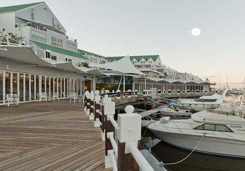 Krystal Beach Hotel, exterieur