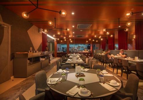 Sun & Moon hotel, restaurant