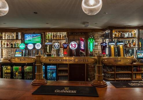 Woodenbridge Hotel & Lodge, bar