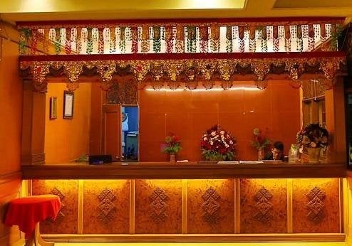 Royal Denai Hotel, receptie