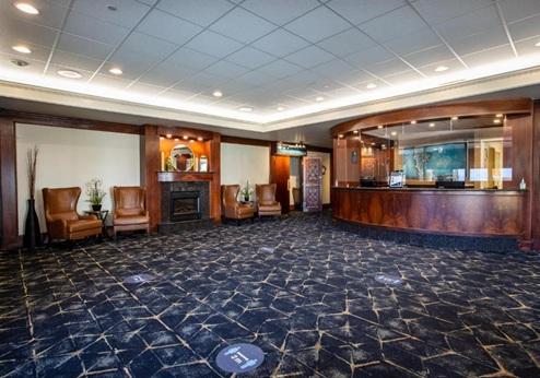 Chateau Jasper, lobby