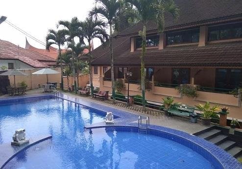 Royal Denai Hotel, zwembad