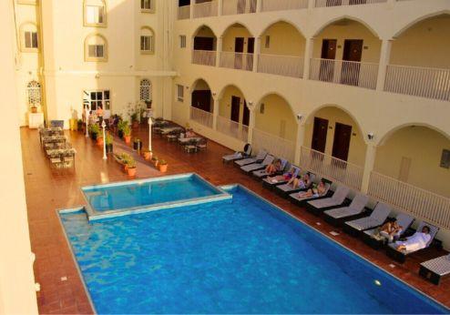 Al Diyar Hotel, zwembad