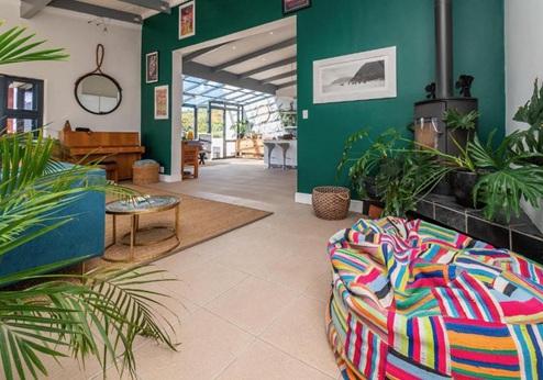 Hout & About Guesthouse, lounge