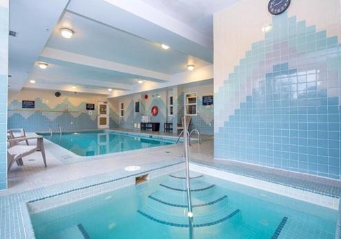 Sandman Hotel & Suites Vancouver Airport, jacuzzi