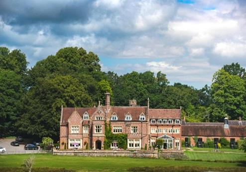 Burley manor, buitenkant 