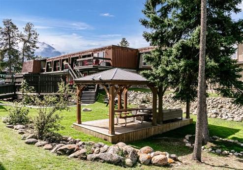 Tonquin Inn, tuin