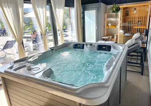 16 lakes hotel, wellness