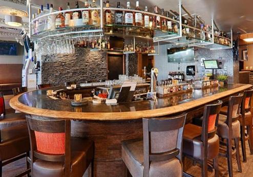 Best Western Plus Sands by the Sea, bar