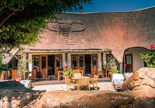 Elephant Footprint Lodge, terras