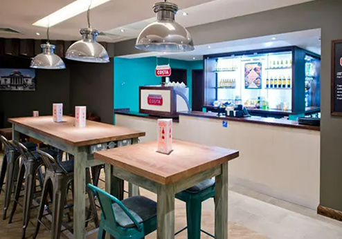 Premier Inn London Chiswick Hotel, bar