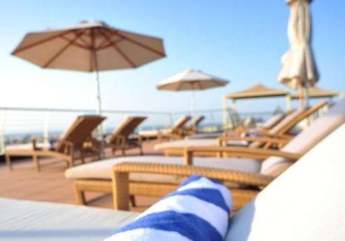 Golden Tulip Muscat, zwembad