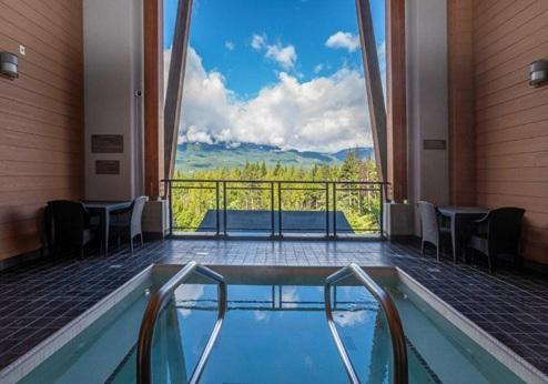 Sutton Place Hotel Revelstoke Mountain Resort, jacuzzi