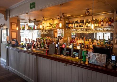 The Cedars Inn, Bar