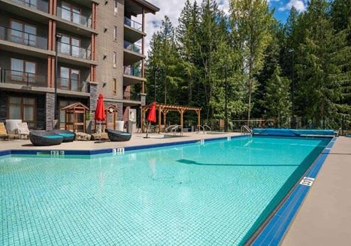 Sutton Place Hotel Revelstoke Mountain Resort, zwembad
