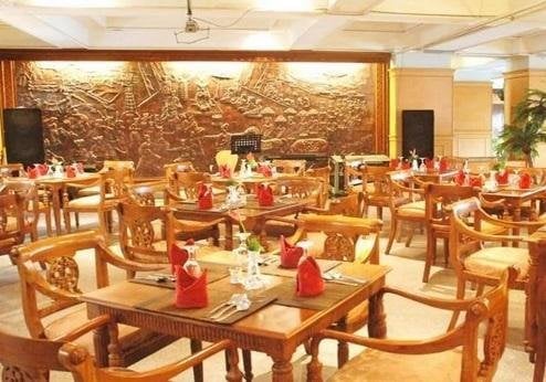 Royal Denai Hotel, restaurant