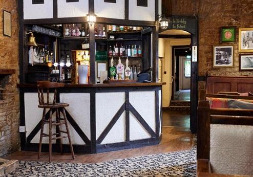 Hunters Hall Inn, bar