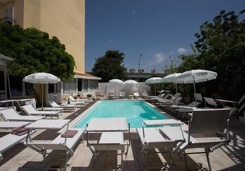 Hotel Villa Serena, zwembad