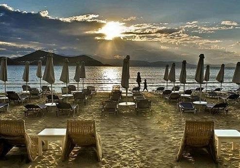Galaxy Hotel, strand