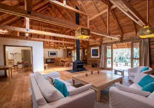 Cedar Retreat, lounge