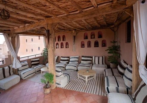 Dar Kamar, zitplek