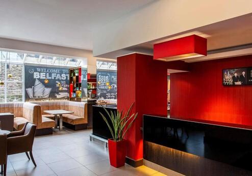 ibis Belfast Queens Quarter, bar
