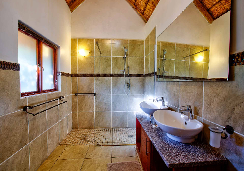 Kubu Safari Lodge, badkamer