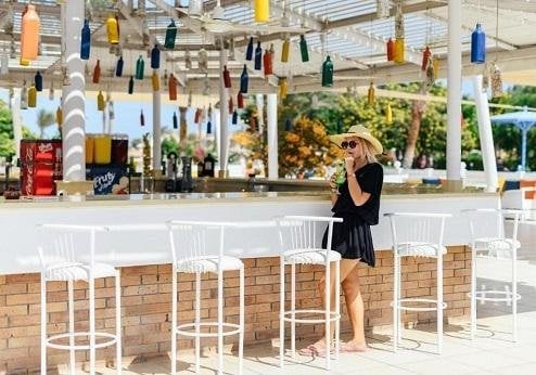 Desert Rose, bar