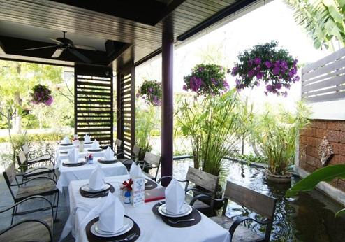 Laluna Hotel & Resort, restaurant