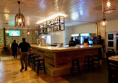 Cape St Francis Resort, bar