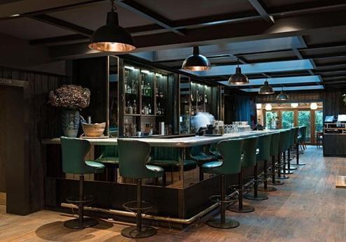 The Falstaff Hotel, Bar