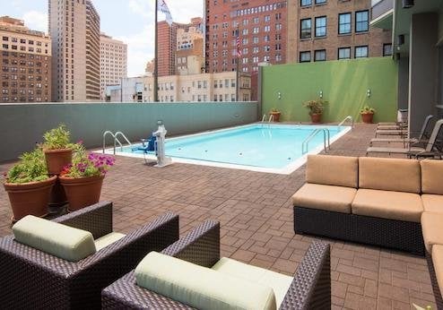 Holiday Inn Express Midtown Philadelphia, zwembad