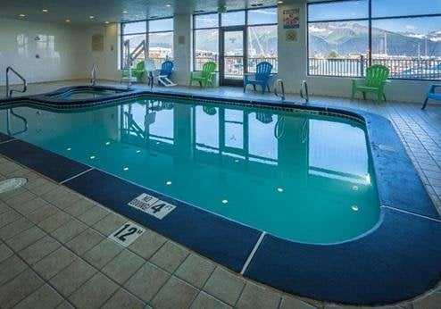 Harbor 360 Hotel, zwembad