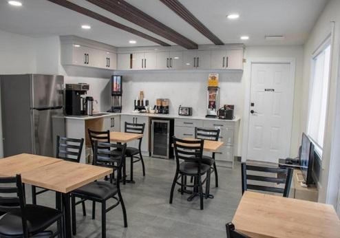 Super 8 by Wyndham Clearwater BC, ontbijtzaal