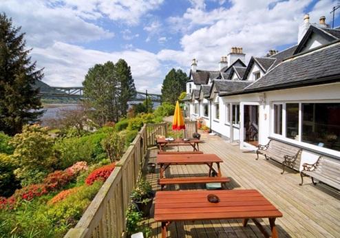 Loch Leven Hotel, terras